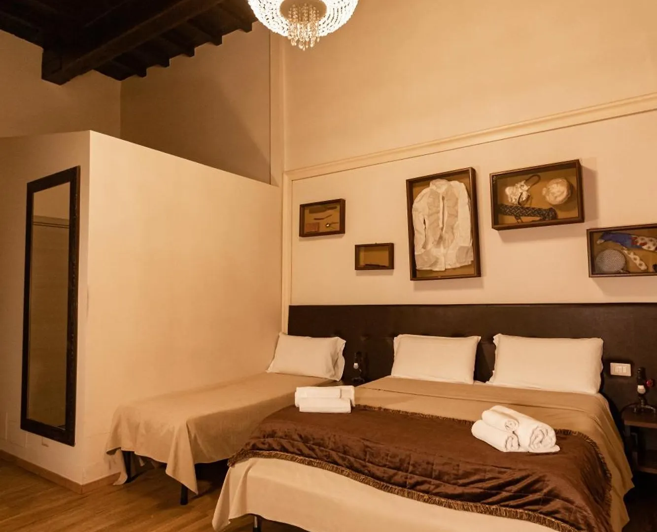 ** Frühstückspension Duomo Luxury Suites Neapel Italien